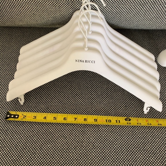 EIGHT Nina Ricci hangers - Picture 2 of 4